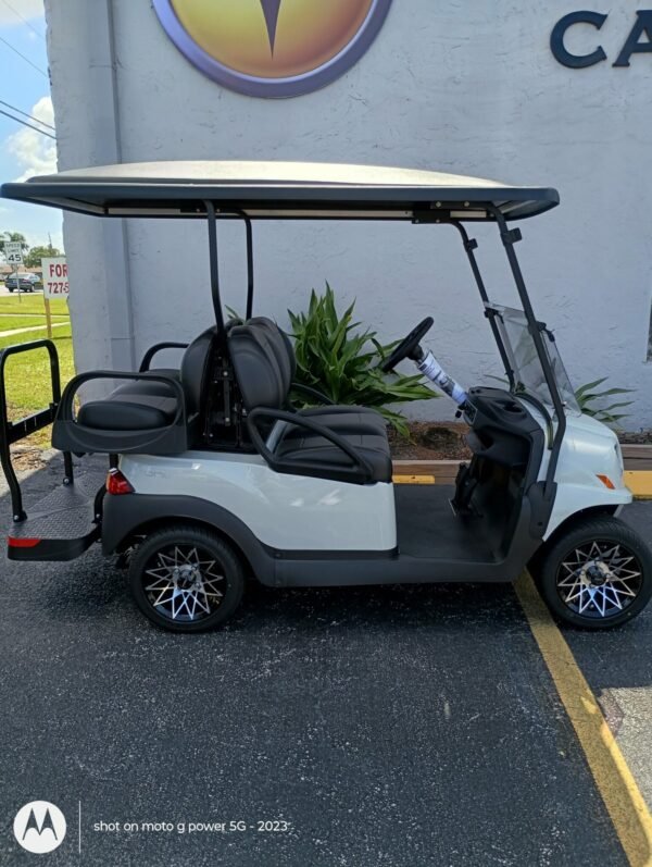 2026 Club Car Onward – 4 Passenger Electric Golf Cart (Glacier White)